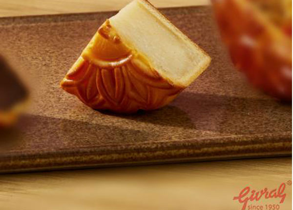 Bánh trung thu Givral hạt sen không trứng (bánh chay)
