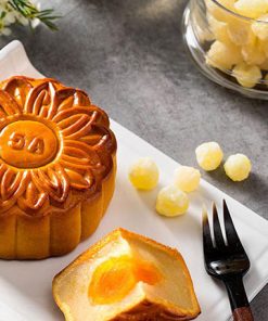 Bánh trung nhân hạt sen có trứng